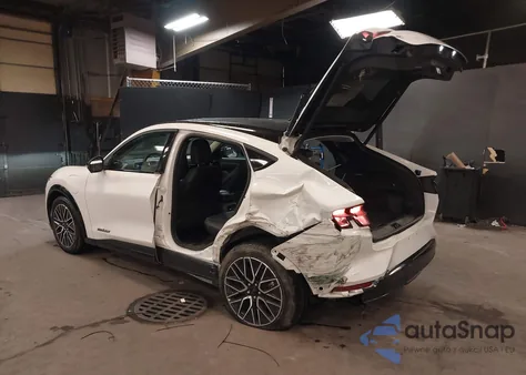 2024 Ford Mustang Mach-E Premium z USA, uszkodzony, nr VIN 3FMTK3SU2RMA26274